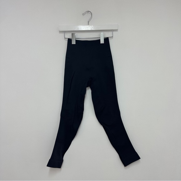 Lululemon Zone In Crop Leggings in Black - Picture 2 of 6